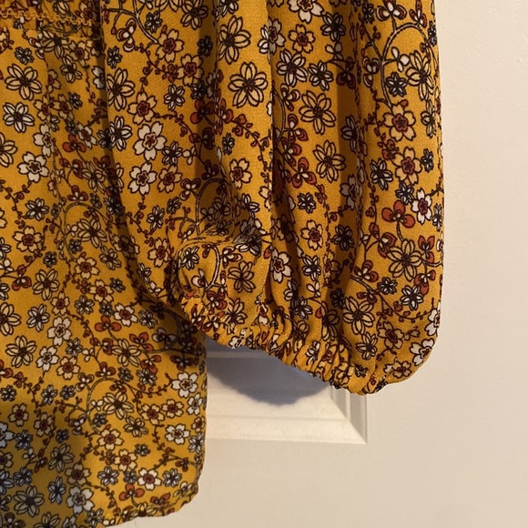 Max Studio blouse! - Picture 6 of 6